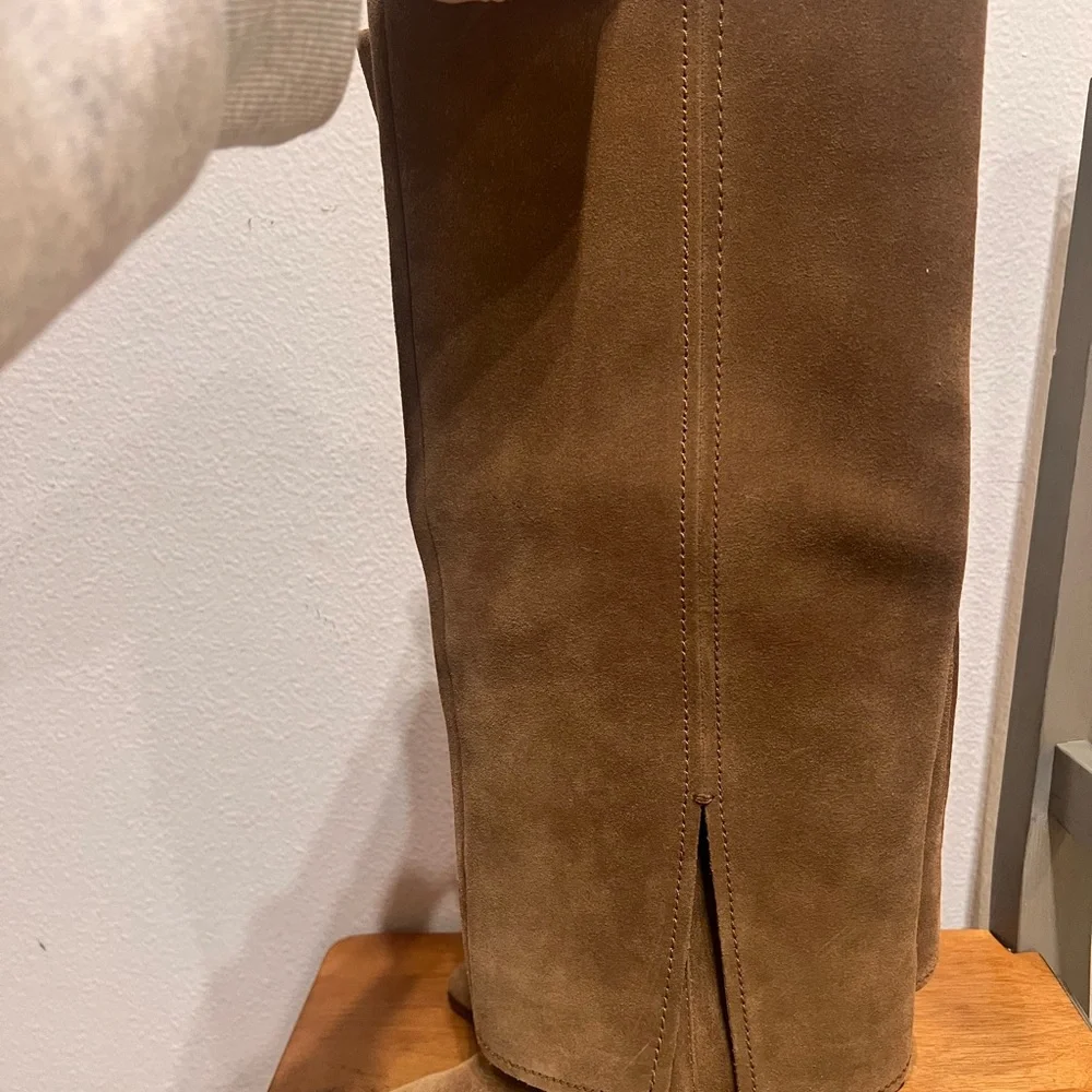 Vince Camuto - Picture 4 of 6
